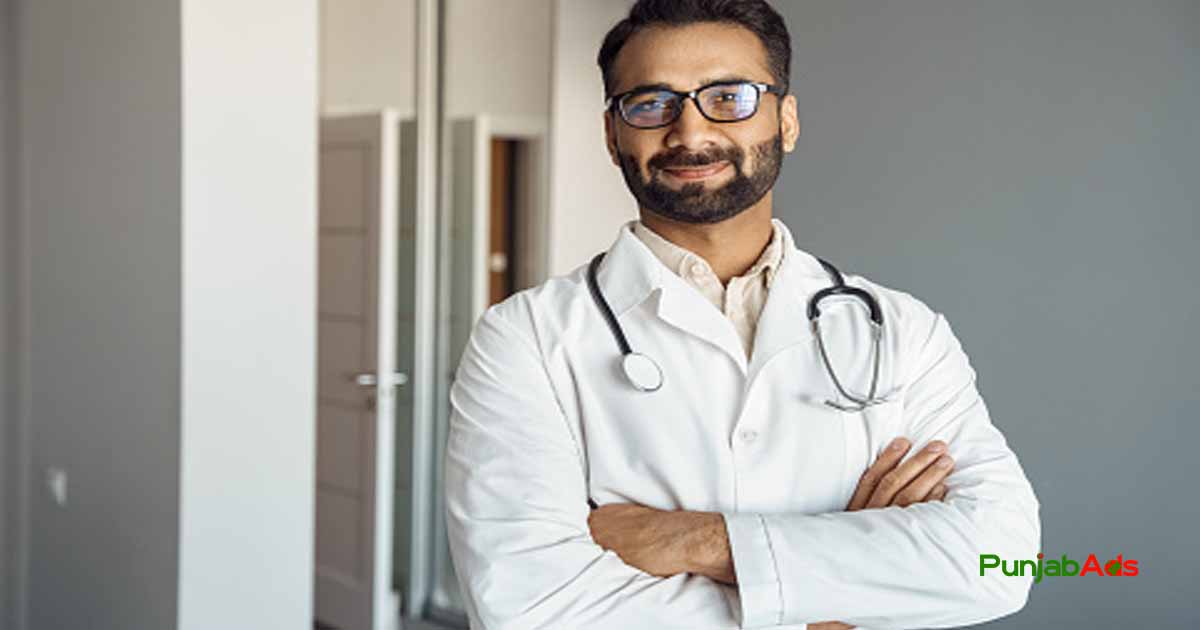 Top 10 Doctors in Qambar